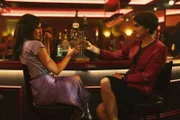 L-R: Jeanie Buss (Hadley Robinson), Claire Rothman (Gaby Hoffmann)