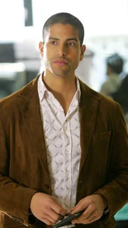 Eric Delko (Adam Rodriguez) sucht dem Mörder einer Flugbegleiterin und muss so erfahren, dass über den Wolken eigene Gesetzes regieren.