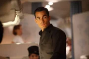 Sein Egoismus und seine Arroganz bringen die ganze Crew und alle Passagiere in Gefahr: Miguel (Aarón Díaz) ...