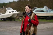 Jagdführerin Chris Gray (Angela Costello) gerät unter Verdacht, etwas mit dem Mord an dem Mann im Eisblock zu tun zu haben.