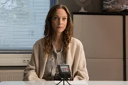 Nicole Ibus (Jeanette Hain) muss auf dem Revier aussagen.