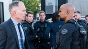 Robert Hicks (Patrick St. Esprit, l.), Daniel 'Hondo' Harrelson (Shemar Moore)