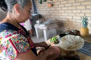 Das Rezept für die mexikanische Soße Mole ist ein kulinarisches Erbe, das von den zapotekischen Frauen von Generation zu Generation weitergegeben wird.