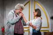 Ludwig (Dieter Fischer) und Elisabeth (Julia Urban).