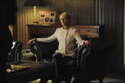 Bürgermeister-Anwärterin Tucker (Mary Stuart Masterson, Bild) beschuldigt Frank (Tom Selleck), ihren Ehemann beschattet zu haben ...