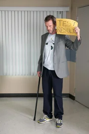 Obwohl ein dramatischer Fall im Krankenhaus seine ganze Aufmerksamkeit fordert, hat House (Hugh Laurie) große Probleme, seine private Beziehung zu Cuddy vom Beruflichen zu trennen.