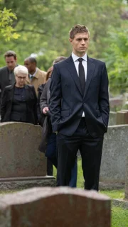 Joe Turner (Max Irons)