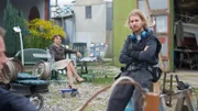 Der "Mülldieb" ist inzwischen gefunden: Hanno Fries (Alexander Kasprik, r.) will mit seinen Aktionen Zeichen setzen gegen die Wegwerfgesellschaft. Katrin Börensen (Claudia Schmutzler, l.) hat sich zu ihm gesellt.