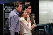 L-R: Charlie Hudson (John Reardon), Sarah Truong (Mayko Nguyen) und Jesse Mills (Justin Kelly)
