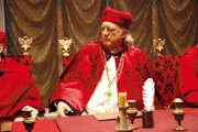 Mit List und Geschick gelingt es Kardinal Rodrigo Borgia (John Doman), zum Papst gewählt zu werden.