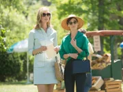 Caitlin Fitzgerald as Libby Masters and Lizzy Caplan as Virginia Johnson in Masters of Sex (season 3, episode 1) - Photo: Michael Desmond/SHOWTIME - Photo ID: MastersofSex_301_0738
