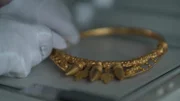 Der keltische Halsreif vom Goldschatz am Glauberg, Keltenwelt am Glauberg.