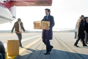 L-R: Mozzie (Willie Garson) und Neal Caffrey (Matt Bomer)