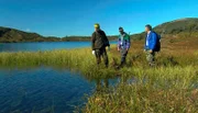 hr-fernsehen DIE LENA UND DER RUF DER TAIGA, Ein Film von Vasili Sarana, am Samstag um 20:15 Uhr. Das Team an der Quelle der Lena.