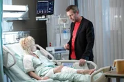 Als Alice Tanner (Amy Irving) sich nach ihrem missglückten Suizidversuch nicht weiter behandeln lassen will, weckt dies House' (Hugh Laurie) Interesse: Er will wissen, was eine erfolgreiche Schriftstellerin für einen Grund hat, sich das Leben zu nehmen.