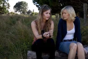 Trixie (Olga v. Luckwald), Jessica (Gesine Cukrowski)