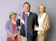 Erika Strunz (Katharina Thalbach, li.), Erwin Strunz, li./Uwe Achimsen, re. (Wolfgang Stumph) und Heide Achimsen (Katja Riemann).