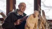 Der Bildhauer Herbert Holzheimer lebt und arbeitet in Langenleiten.