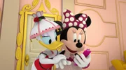 Daisy Duck, Minnie Mouse