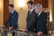 Alberto Marquez (Miguel Ángel Silvestre), Mateo Ruiz (Javier Rey), Emilio López (José Sacristán)