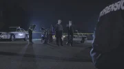 Lt. Joe Kenda (Carl Marino, r.) wird zu einem Tatort im teuren Stadtteil von Colorado Springs gerufen. Eine zweifache Mutter wurde ermordet. Als Kenda ihr Leben beleuchtet, macht er erstaunliche Entdeckungen ...