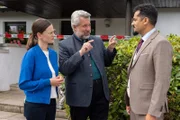 Die Kommissare Beck (Michaela Weingartner, l.) und Stadler (Dieter Fischer, M.) befragen den Geschäftspartner des Opfers, Luis Spohr (Patrick Pinheiro, r.), nach seinem Alibi.