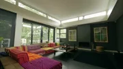 So edel kann man auf dem Dach eines Bunkers wohnen: Villa in Den Haag über einem Bunker.