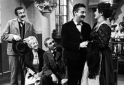 Der Friedmann Sepp (Maxl Graf) und die Agnes Leitner (Liesl Steininger) mögen sich halt. Da kann selbst der Grossökonom nichts dagegen ausrichten.