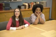 Natürlich freuen sich Annie und Shirley für ihren Freund Troy, der ein großes Vermögen geknüpft an eine schwierige Aufgabe geerbt hat, doch lassen sie ihn nur sehr schwer gehen ...