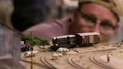 In der Pampa Patagoniens wird der Bahnverkehr häufig durch umherziehende Schafe unterbrochen. Grund genug für die Wunderländer, ein witziges Gimmick für die größte Modelleisenbahnanlage der Welt zu bauen.