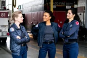 Gespräch unter Freundinnen: Kara Killmer als Sylvie Brett, Annie Ilonzeh als Emily Foster, Miranda Rae Mayo als Stella Kidd.