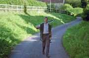 Simon Ffennell wacht als Riverkeeper über die Itchen. Er ist der letzte traditionelle Flusswächter der Region und benutzt für das Entfernen der Wasserpflanzen noch eine Sense, was andernorts längst Maschinen erledigen.
