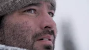 Michael Manzo hält Ausschau nach Anzeichen von Karibus. (National Geographic/John Griber)
