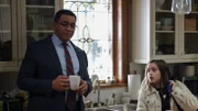 Harold Cooper (Harry Lennix) und Agnes Keen (Sami Bray)