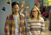 Wird das vielleicht nochmal was mit Abed (Danny Pudi, l.) und Rachel (Brie Larson, r.)?; Wird das vielleicht nochmal was mit Abed (Danny Pudi, l.) und Rachel (Brie Larson, r.)?