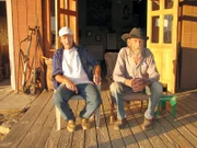 Die letzten Bewohner einer Geisterstadt im Death Valley: Vater und Sohn.