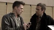Mr. Argent (J.R. Bourne, re.) wird den Verdacht nicht los, das Jackson (Colton Haynes, li.) ein Werwolf ist. Die Situation droht zu eskalieren, als Mr. Argent Jackson gegenübertritt...