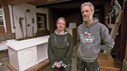 Im pfälzischen Mannweiler-Cölln wohnen Jennifer und Holger auf einem alten Bauernhof. Jetzt soll aus einem der Zimmer, ein Gästezimmer werden.