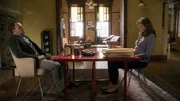 Als Holmes (Jonny Lee Miller, l.) wieder auf May (Joanna Christie, r.) trifft, wirbelt das seine Vergangenheit auf ...