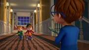 Simon (r.) stellt Alvin zur Rede: Warum spielt er Dave so üble Streiche mit Rosie? Alvin (hinten r.) versucht, sich zu erklären.  +++