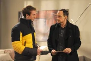 Mike muss Christian beibringen, dass seine Mutter gestorben ist. Von links: Christian Preissinger (Jonathan Gertis) und Mike Preissinger (Harry Blank).