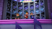 Simon, Alvin und Theodore (v.l.) haben sich gegen die Hipmunks durchgesetzt und performen die langersehnte Show vor ihren begeisterten Fans.