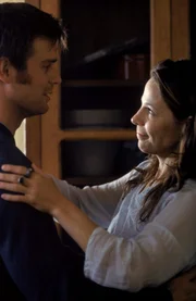Peter Krause as Nate & Lili Taylor as Lisa