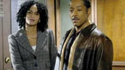 Orlando Ramirez  (Giancarlo Esposito) mit der Verteidigerin Ana Mendez (Rosa Arredondo)