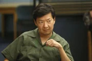 Durch einen Zufall landet Chang (Ken Jeong) auf der Bühne und legt eine sehr spezielle Improvisationsshow hin ...