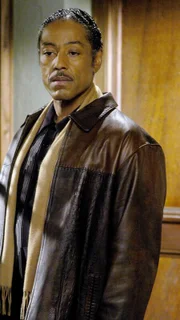 Orlando Ramirez  (Giancarlo Esposito) untermauert die Aussage seines Sohnes, bei dem Transsexuellen Carlos Martinez in Notwehr gehandelt zu haben. Doch Staatsanwältin Kibre glaubt ihm nicht...