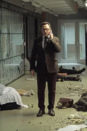 Harold Finch (Michael Emerson)