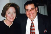 November 2004 werden sie von ihrem eigenen Sohn Christopher angegriffen: Peter (r.) und Joan Porco (l.) ...