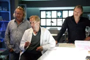 (v.li.): Gregor Seberg (Helmuth Nowak), Helmut Bohatsch (Franz Wohlfahrt), Stefan Jürgens (Carl Ribarski).