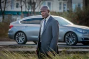 Mark (Paterson Joseph) ist auf der Suche nach Sam, dem ältesten Sohn der Familie Blackwell. Er will ihn in das Safe House von Robert und Katy Haleford in Sicherheit bringen.